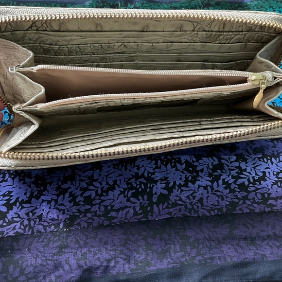 Brahmin Cream/Gray Crocodile-Embossed Wallet - Picture 4 of 5